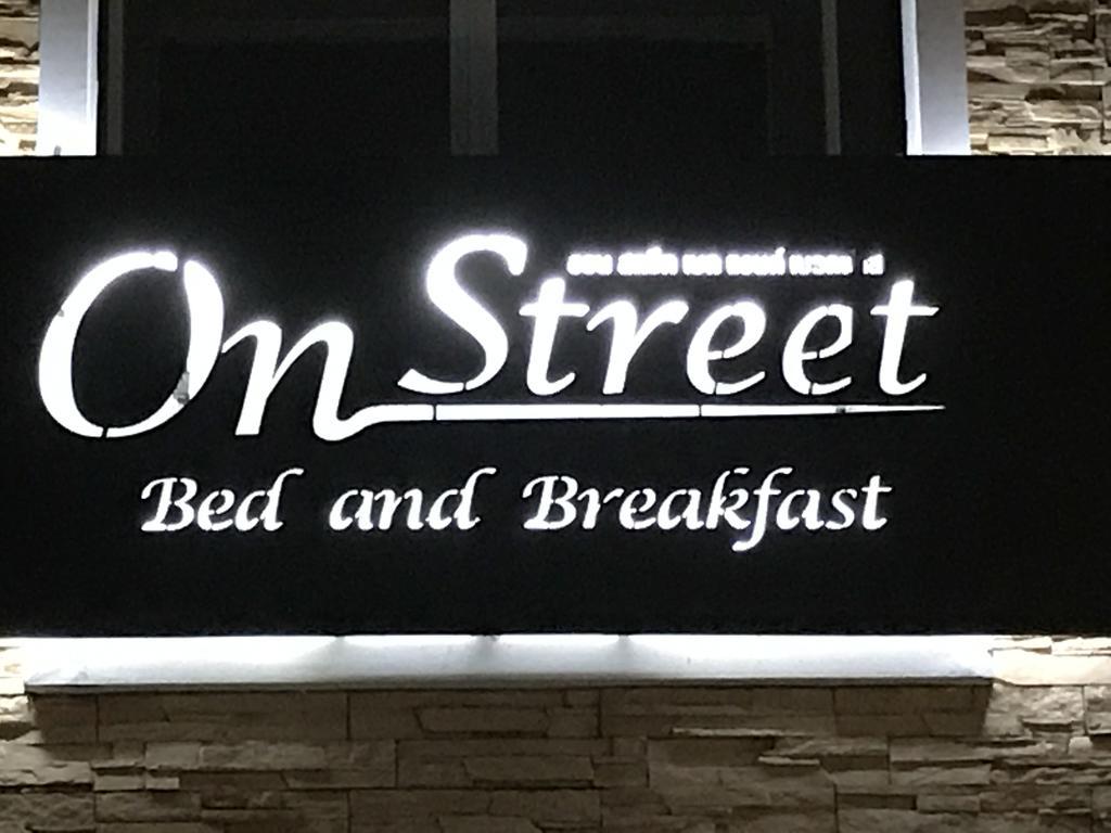 On Street Bed And Breakfast Ban Karon Exterior photo